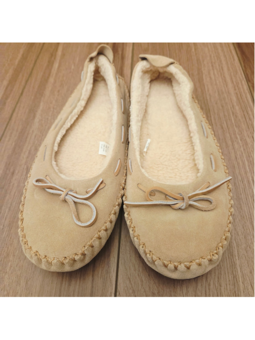 Women's L.L.Bean Suede Moccasin Slippers Beige Size 10